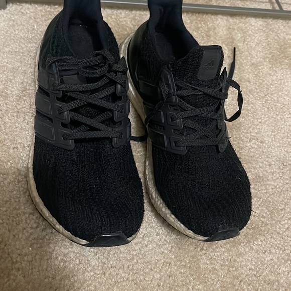 Adidas UltraBoost - Picture 2 of 5
